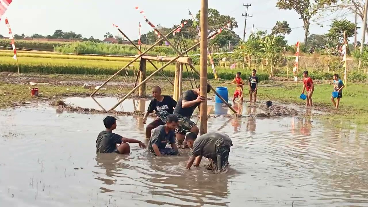 Celana Robek‼️ Lomba Panjat Pinang Di Desa Getasan Klaten Jawa Tengah Indonesia