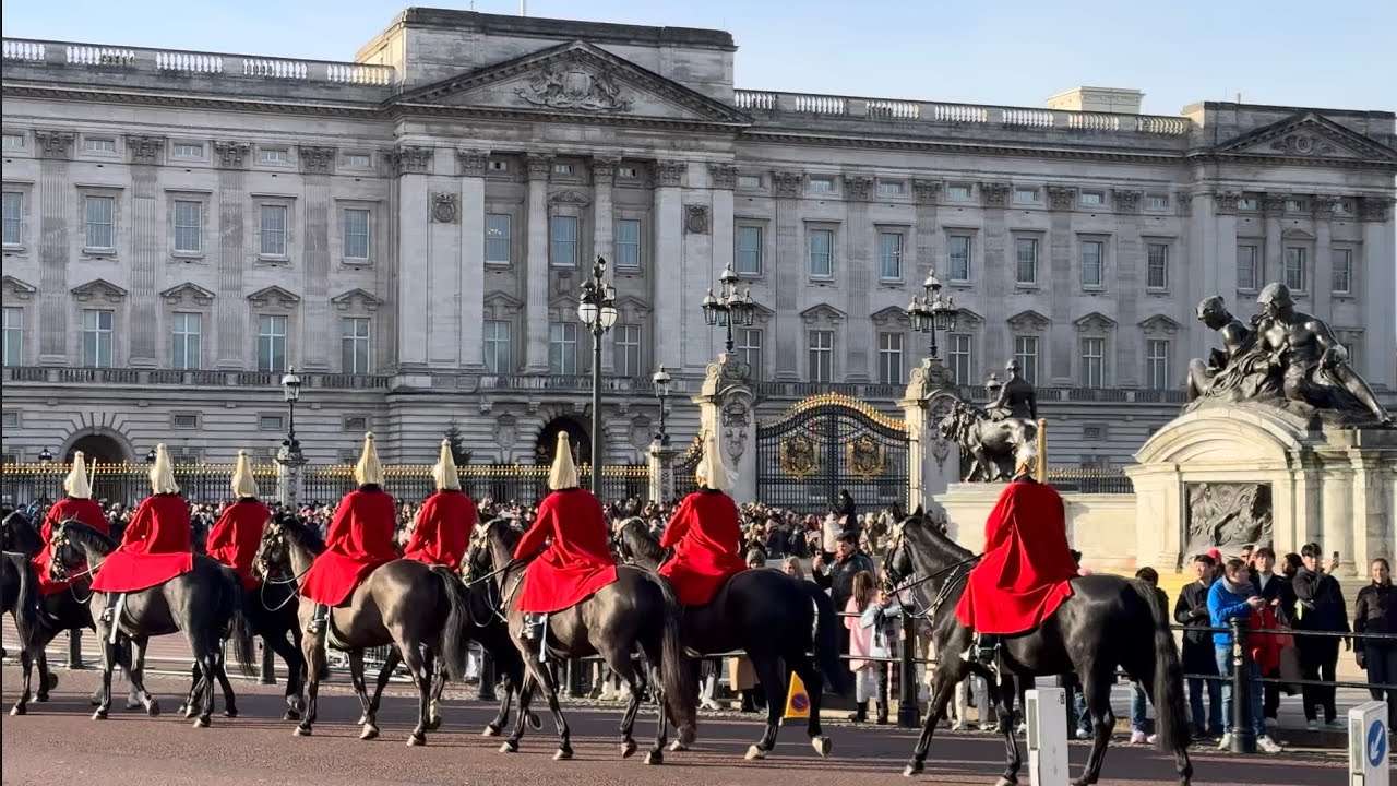 Thousands Gather for Famous Horse Guards ride past Buckingham Palace 🇬🇧 