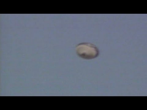 2004: Genesis satellite tumbles from sky