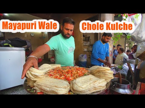 Yummy ! Mayapuri Ke Famous Chole Kulche | छोले कुल्चे का असल स्वाद  | Tasty Street Food