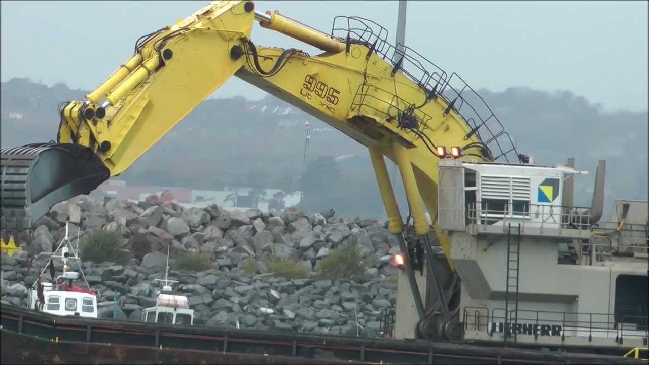 Massive Liebherr excavator working. - YouTube