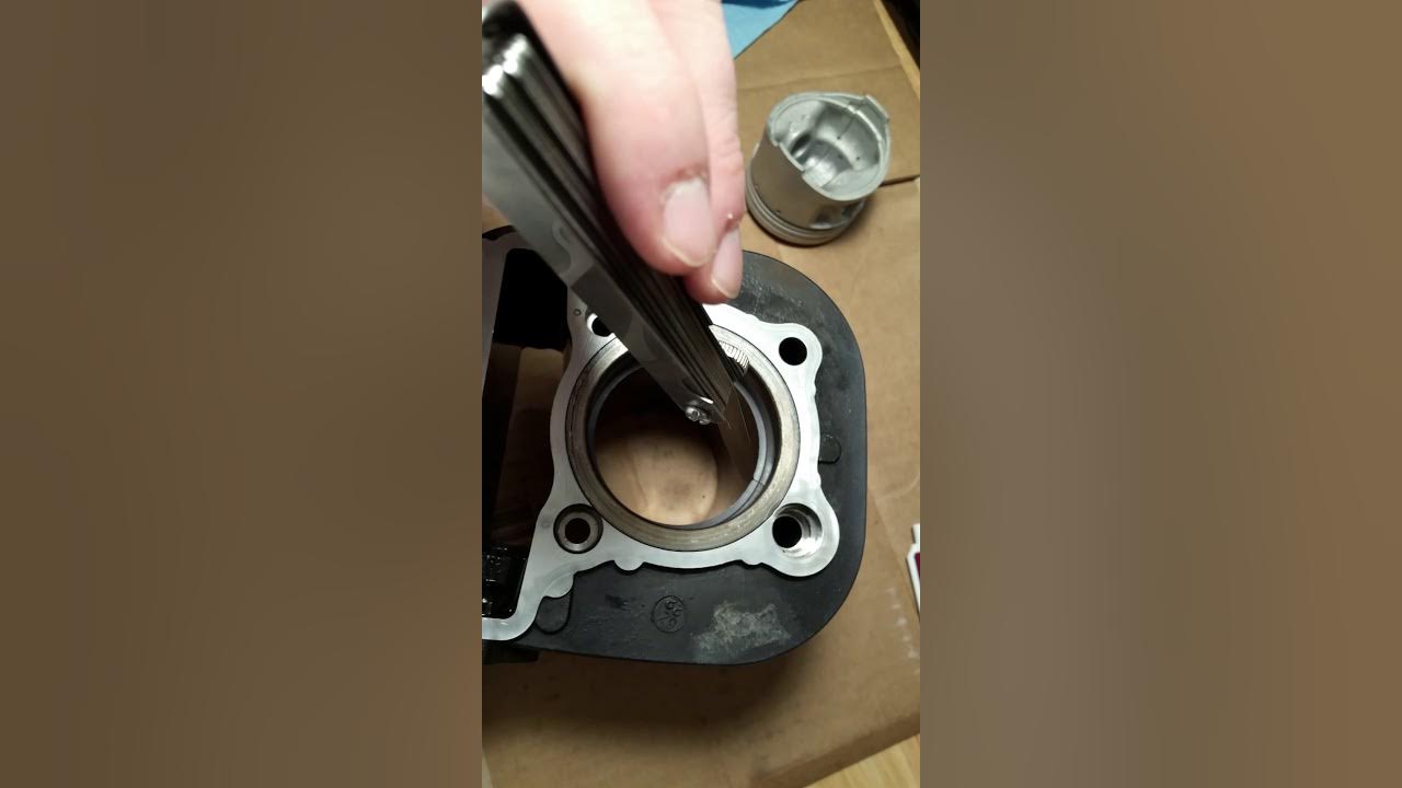 Installing new piston and rings on a 4 stroke motorcycle YouTube