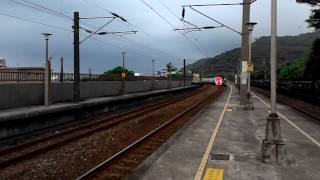 428次普悠瑪,4027次區間快車大里站通過