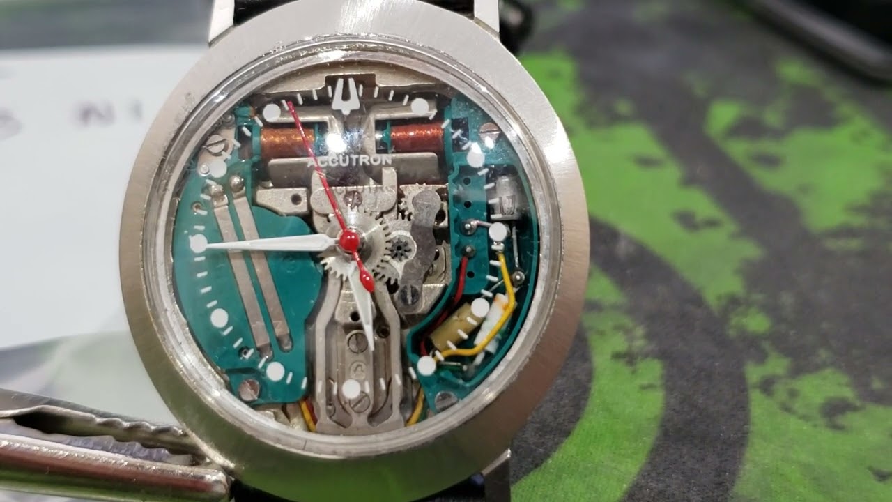 Running1971 Accutron  Spaceview Flying Saucer shaped watch