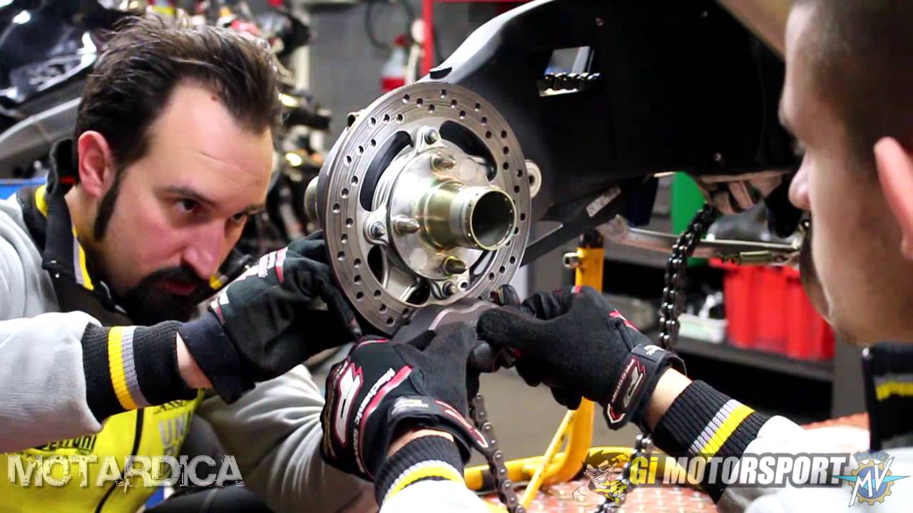 Manutenzione mozzo ruota posteriore - MV Agusta Brutale