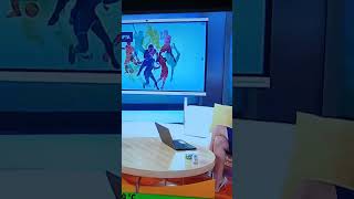 Prelepa,Prezgodna,Preslatka Olivera Perkovski-Savršene Noge U Kratkoj Plavoj Sukjni