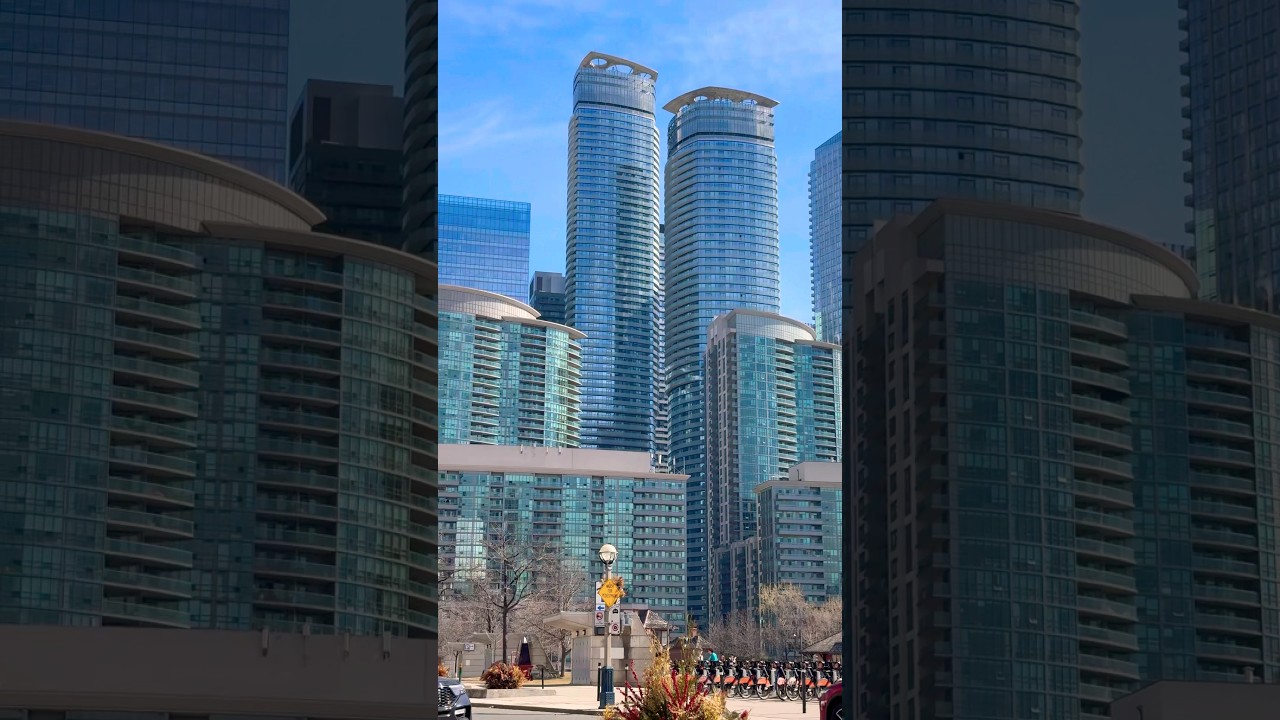 Toronto Downtown Walk 🌆 Stunning Skyscrapers & City Vibes