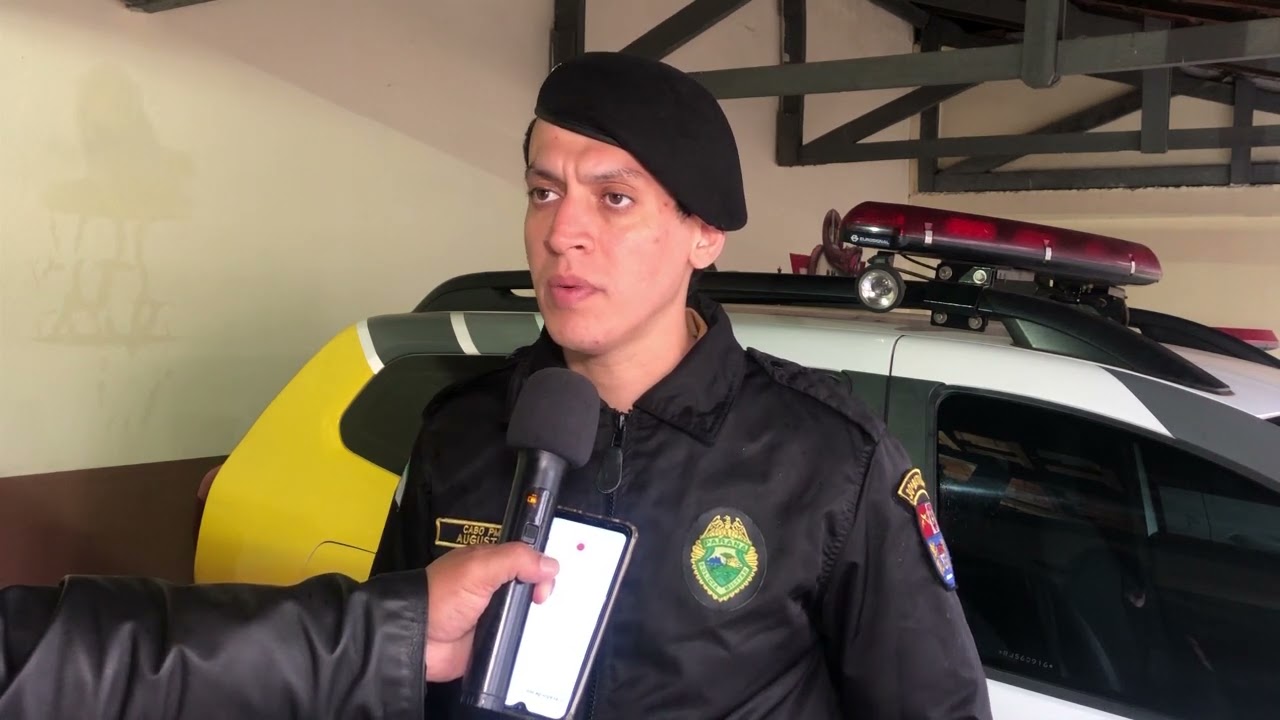 HOMEM PRESO FURTANDO BARRAS DE CHOCOLATE EM SUPERMERCADO DE IBIPORÃ