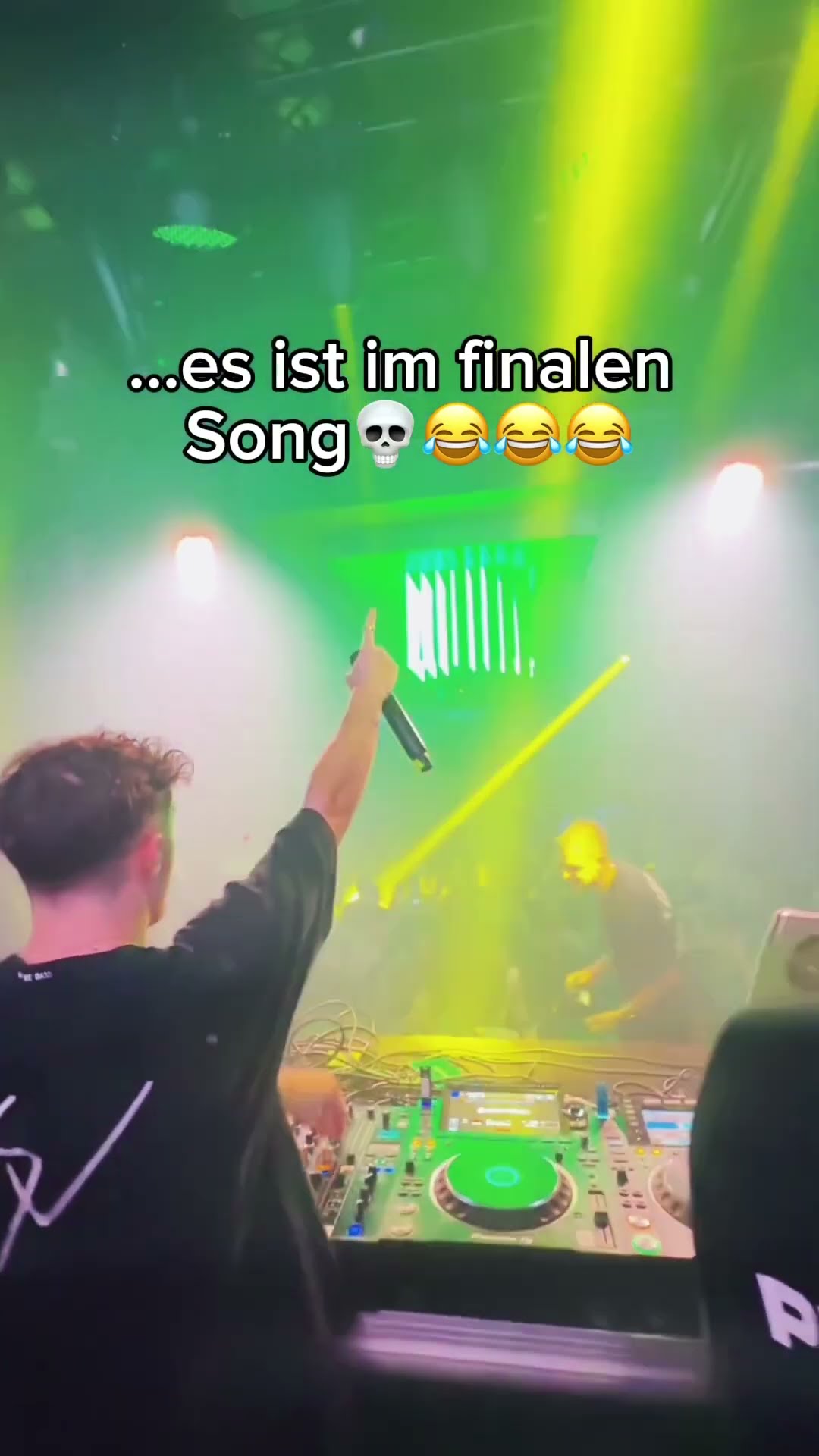 MIKROWELLE??? #bass #remix #lustig #witzig #meme #shortvideo #fypage #fy #music #techno #uptempo