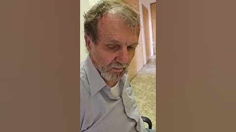 Atentátnik zaútočil na Roberta Fica v Handlovej pred domom kultúry, kde v stredu zasadala vláda.