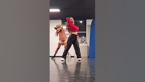 Thumbnail of LABIOS MORDIDOS 🫦  Karol G y Kali Uchis | Dance Coreografía - Byla  #dance #choreography