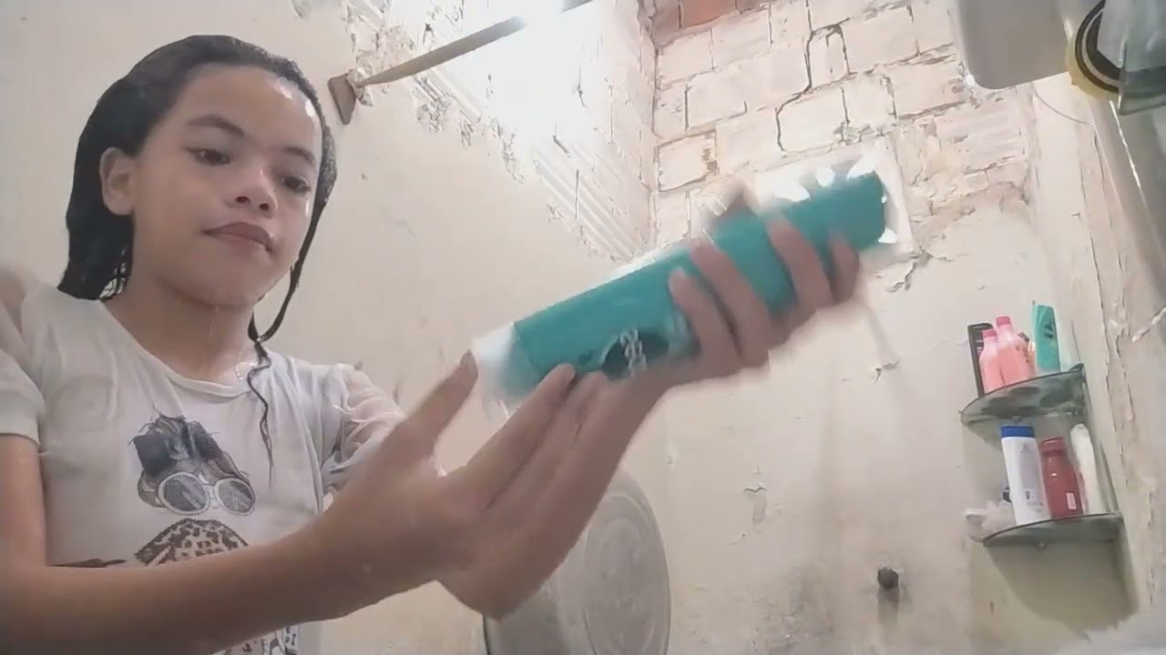 Lavando o cabelo com a✨ Alanis ✨