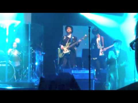 Yoko Ono- Walking On Thin Ice Live 2/10/10