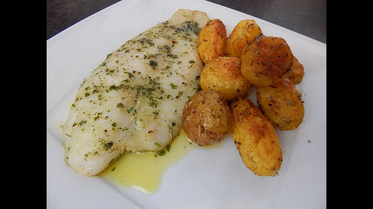 Saftiges Fischfilet mit Ofenkartoffeln! Einfach, lecker und schnell ... Saftiges Fischfilet mit Ofenkartoffeln! Einfach, lecker und schnell ...