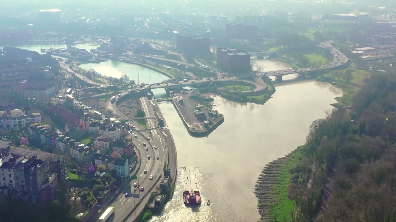 Bristol Harbour Walkway - transfer of pontoons from Avonmouth Docks to Bristol city centre.