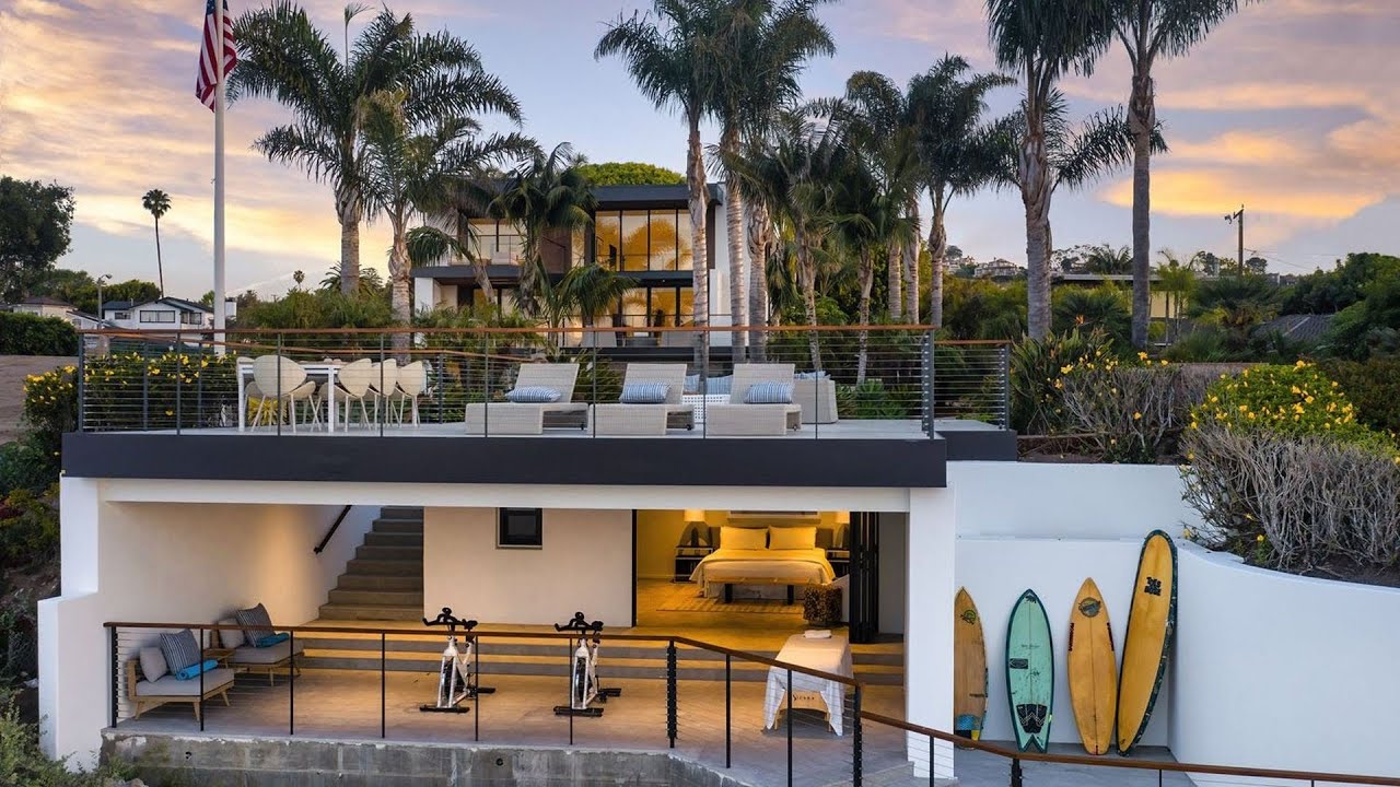 ⁣This $14,300,000 Oceanfront Home in Santa Barbara boasts unrivaled modern design and luxe finishes