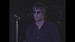 Oasis - 02 Who Feels Love 18-01-2001 18 Hot Festival, Ba