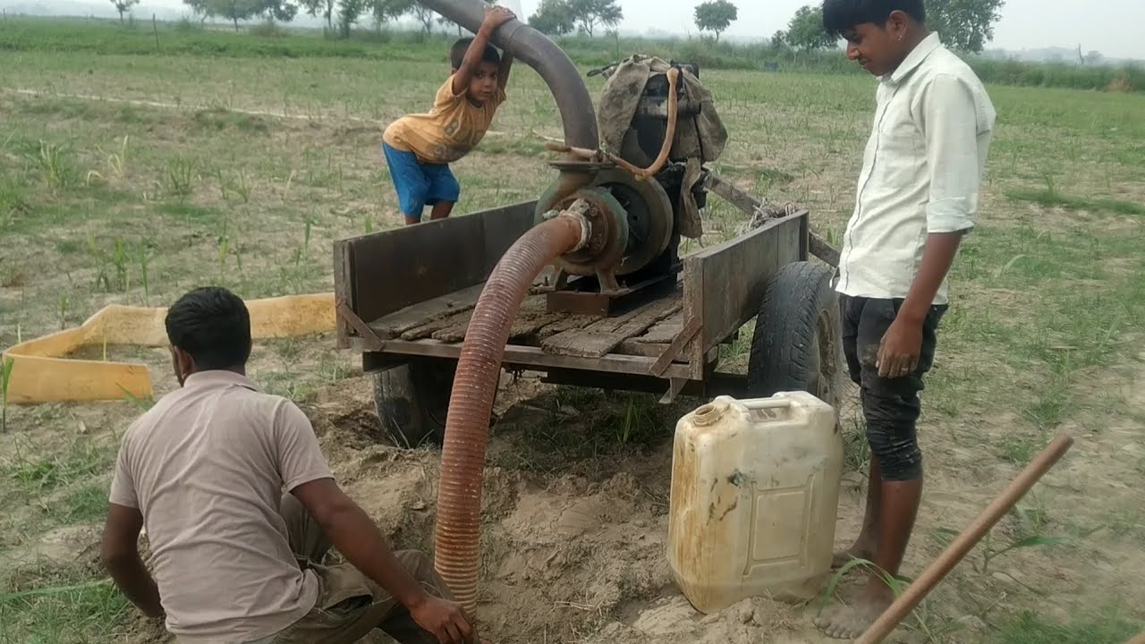 Ganne Inkh ine kisanon ne water Indian se Pani ganne ke khet mein lagaya 4 inch ...
