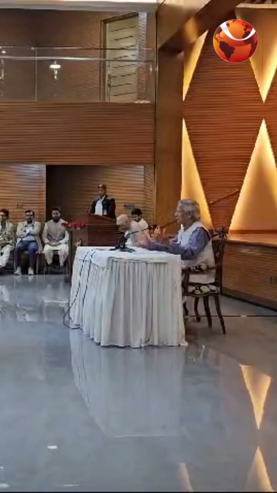 প্রধান উপদেষ্টার সাথে রাজনৈতিক দলগুলোর বৈঠক |#chifeadvisor #dr.younus #channel24