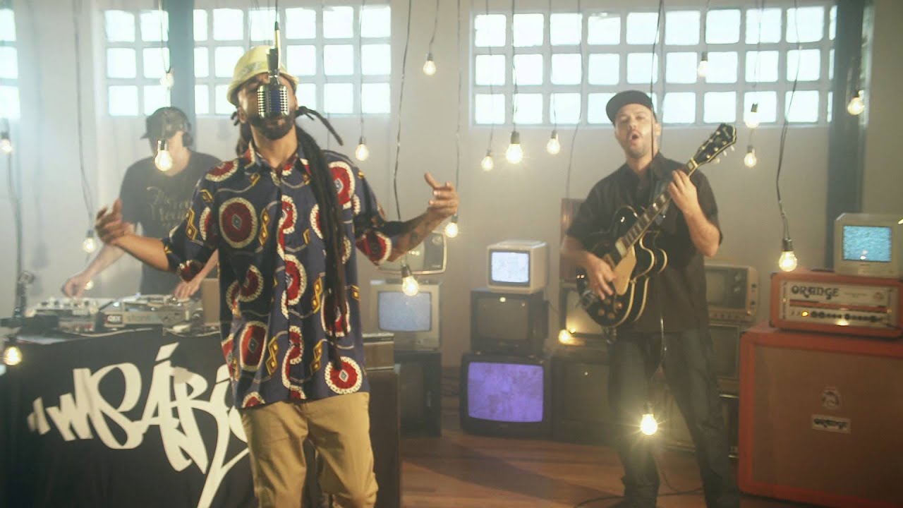 在 YouTube 上观看 Msário -  Alívio ( Clip Oficial )