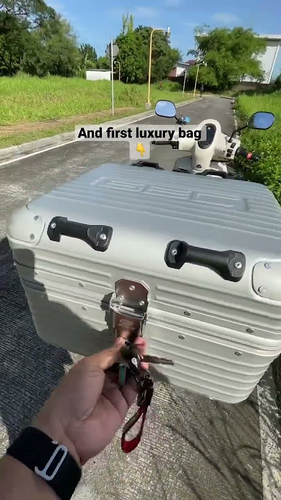 My first luxury scooter Yamaha Fazzio 😆 and bag. #Luxury #Fazzio #SecTopbox