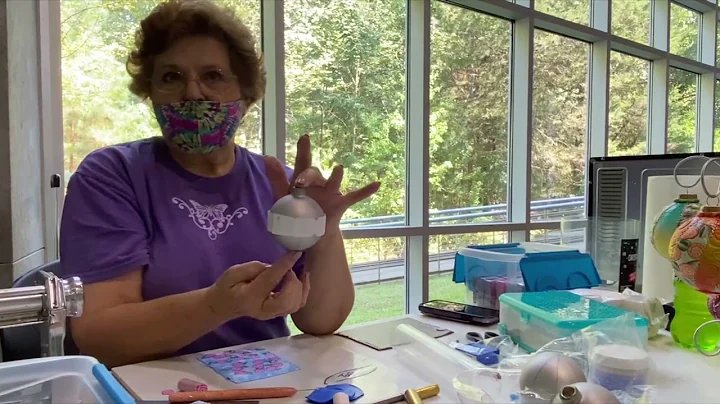 The Crafty View: Arlene Harrison demonstrates her ...