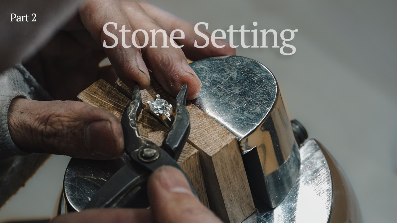 Setting a single stone with a scissor setting technique | The