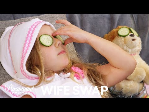 'rich-people-are-fun'-|-wife-swap-official-highlight