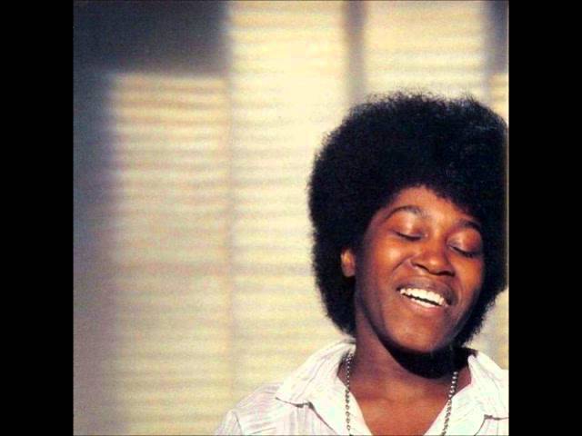 Ver Joan Armatrading - The Weakness in Me no YouTube Ver Joan Armatrading - The Weakness in Me no YouTube