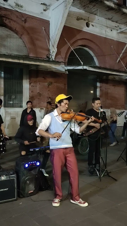 Mesin Waktu Pengamen Kota Lama Semarang #viral #kotalama #pengamen #semarang #shortsvideo #wibu