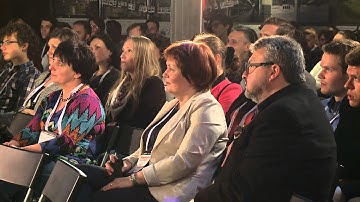 Virtual Choir brings nations together | Sonja Larson | TEDxKazimierz