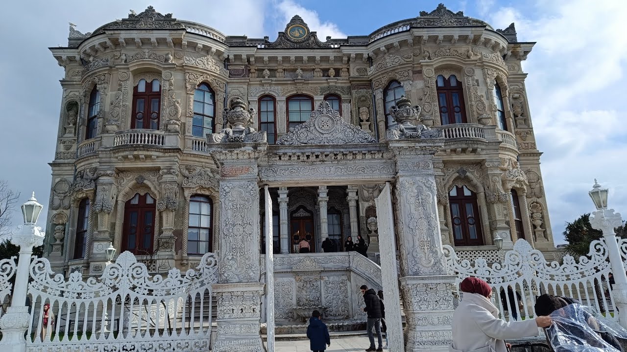 قصر كوتشوك سو في القسم الآسيوي من اسطنبول / Küçüksu Kasrı