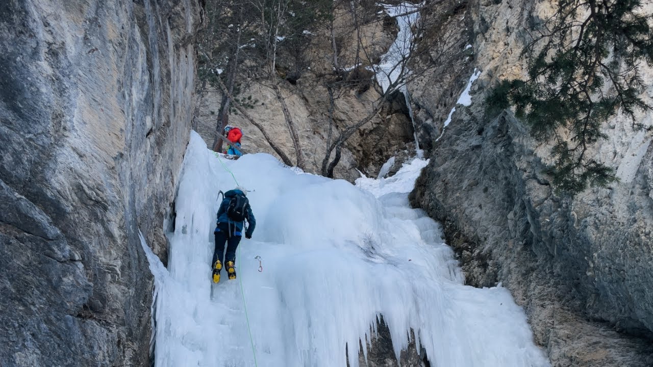 Location piolet d'alpinisme technique et cascade de glace