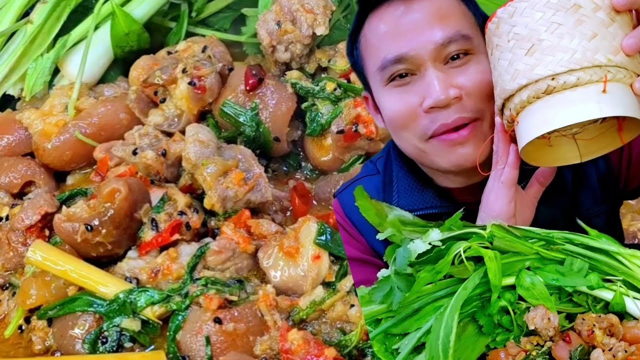 ขาหมูคากิ ซี่โครงกระดูกอ่อน ใต้น้ำเครื่องสมุนไพรหอมๆแซ่บๆ