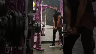 Smith Machine Sumo Squats 🍑