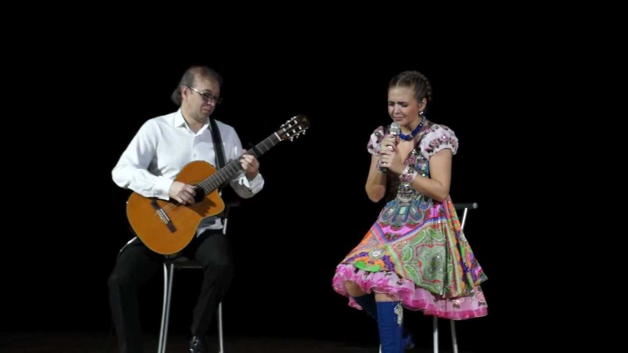 девятова колокольчик концерт. девятова в лунном сиянии слушать. марина девятова в лунном сиянии. марина девятова - 2020 - можно, я буду рядом. марина девятова с семьей 2022.