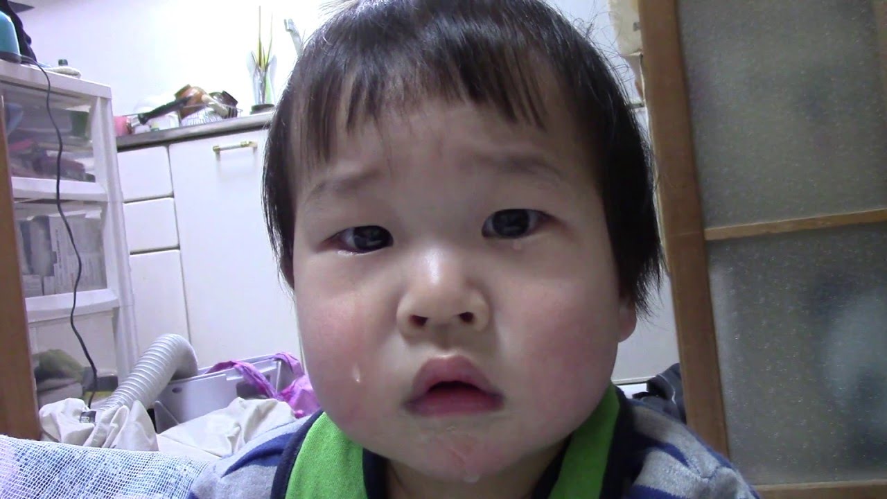 Cute Baby ご飯前にお菓子を食べたくて怒っている赤ちゃん 可愛い赤ちゃん Youtube