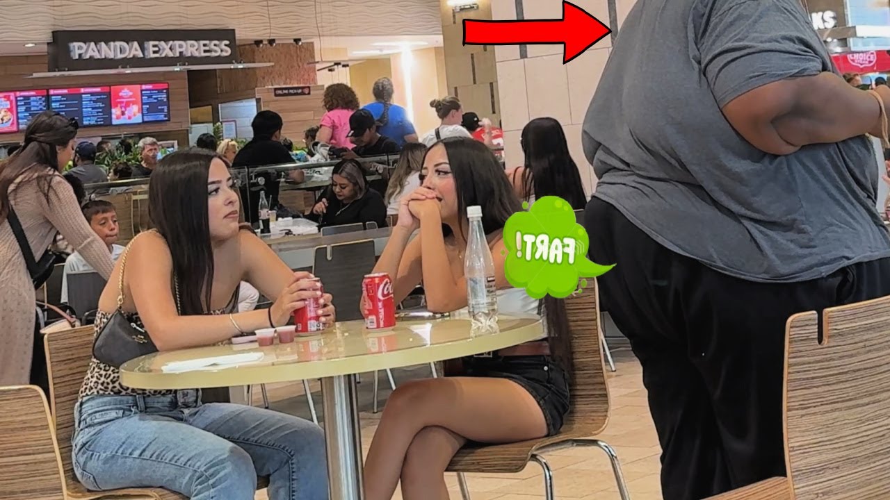 900lbs Man Farts In Peoples Faces At The Mall!!!