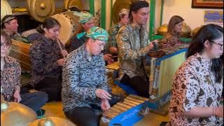 Gamelan Cirebon: Monggang Serimpi