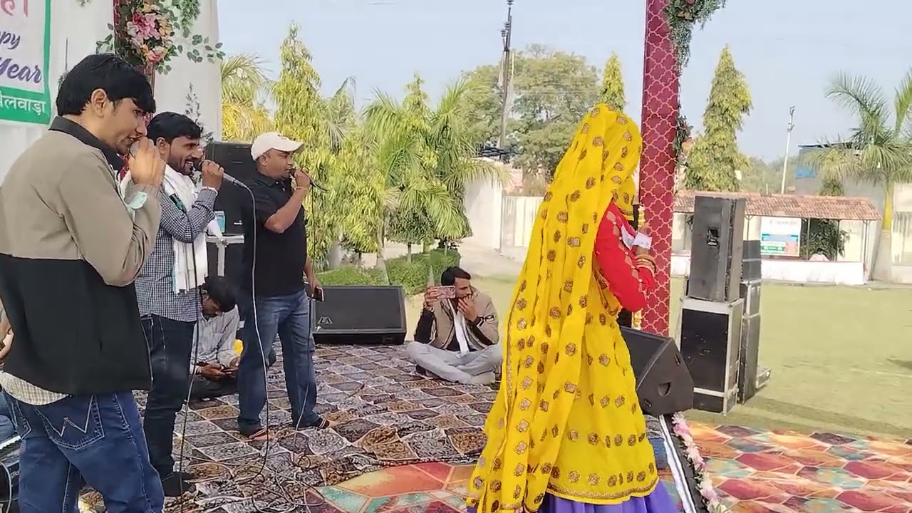 मीणा मिलन समारोह भिलवाड़ा में सिंगर दिलखुश खाट ओर धारासिंह टाईगर ओर डांसर खेमराज भामूवास ने 