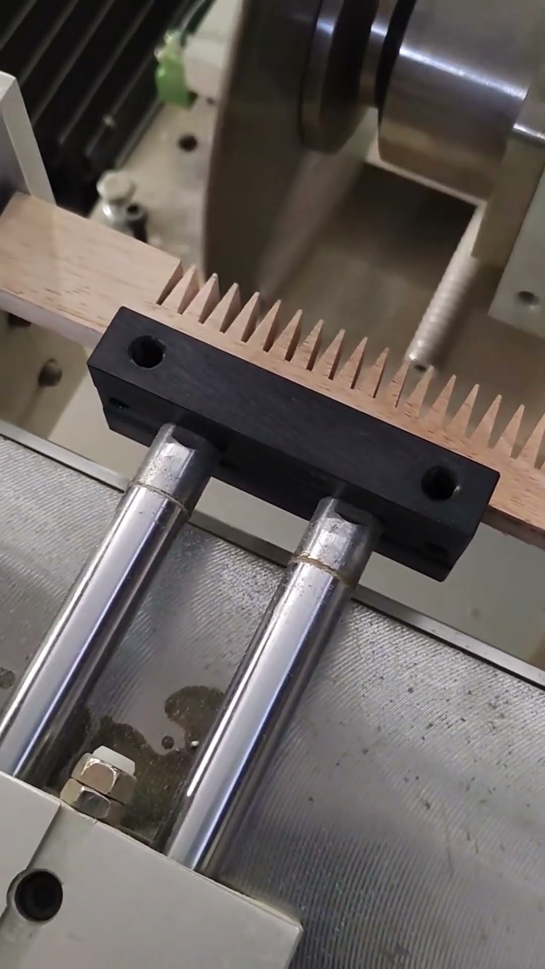 Comb tooth cutting process- Good tools and machinery make work easy