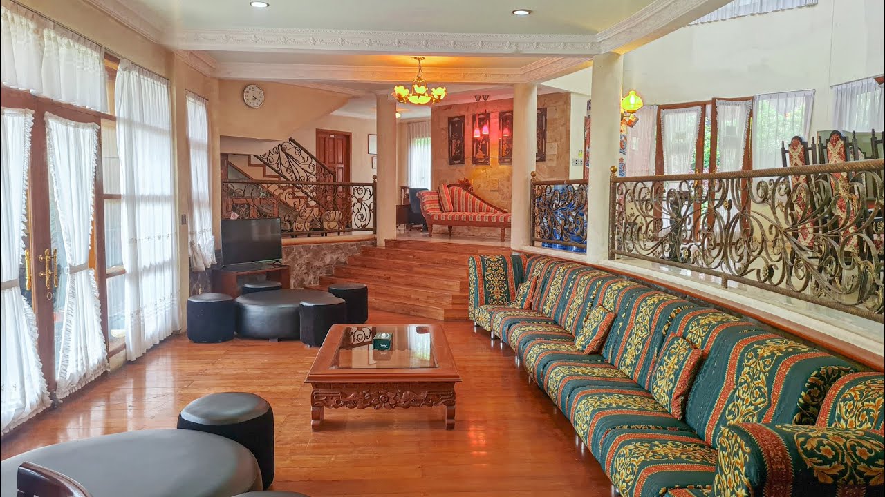 Review Villa Murah Megah Trawas ada kolam renang.