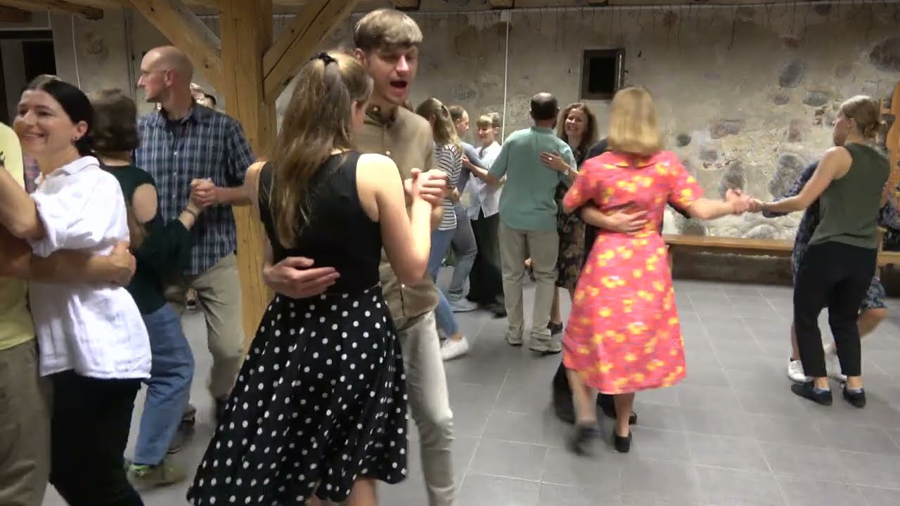 Valsas. Groja ŠILKO STYGOS. Lietuviškų šokių vakaras 2023 10 02