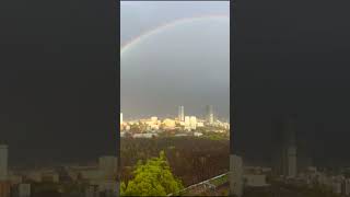 Красивая радуга в Москве #shorts Beautiful rainbow in Moscow 彩虹 इंद्रधनुष 虹  무지개 قوس المطر Arcoíris