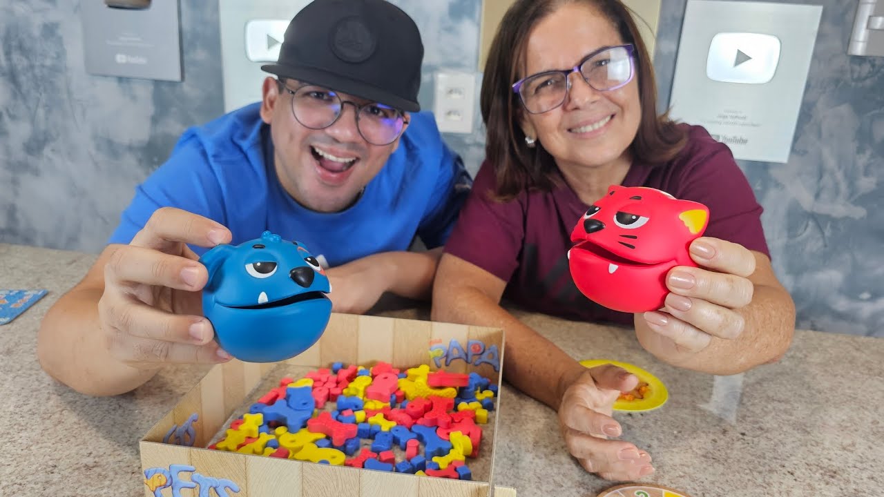 SUPER BATALHA DE ALIMENTOS ENTRE GATO E CACHORRO!