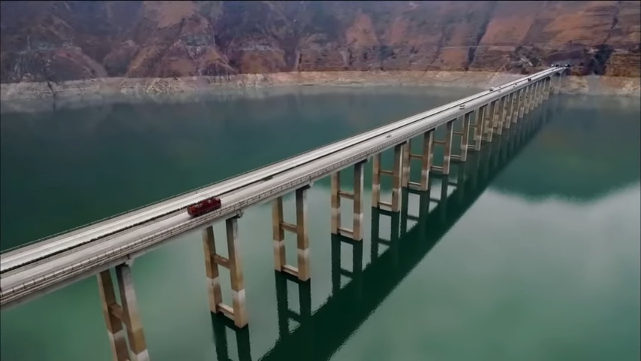 Китай, небесный змей: дорога с 270 мостами и 25 туннелями