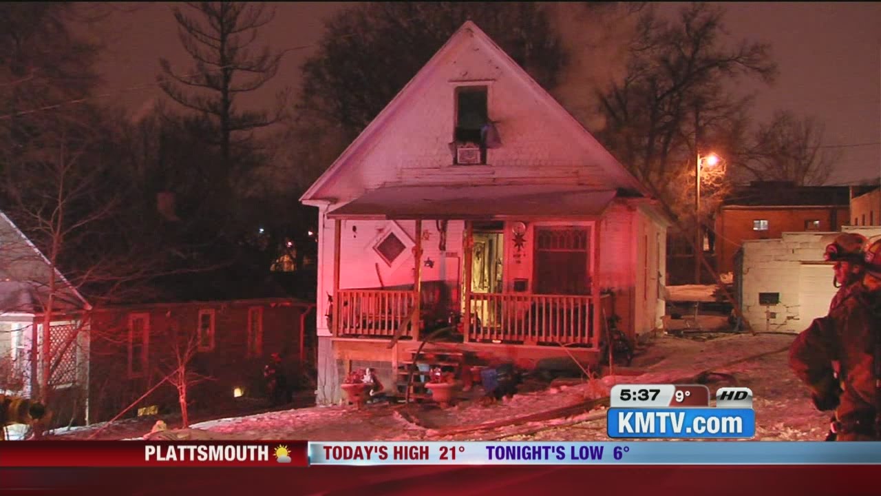Fire crews battle south Omaha fire - YouTube