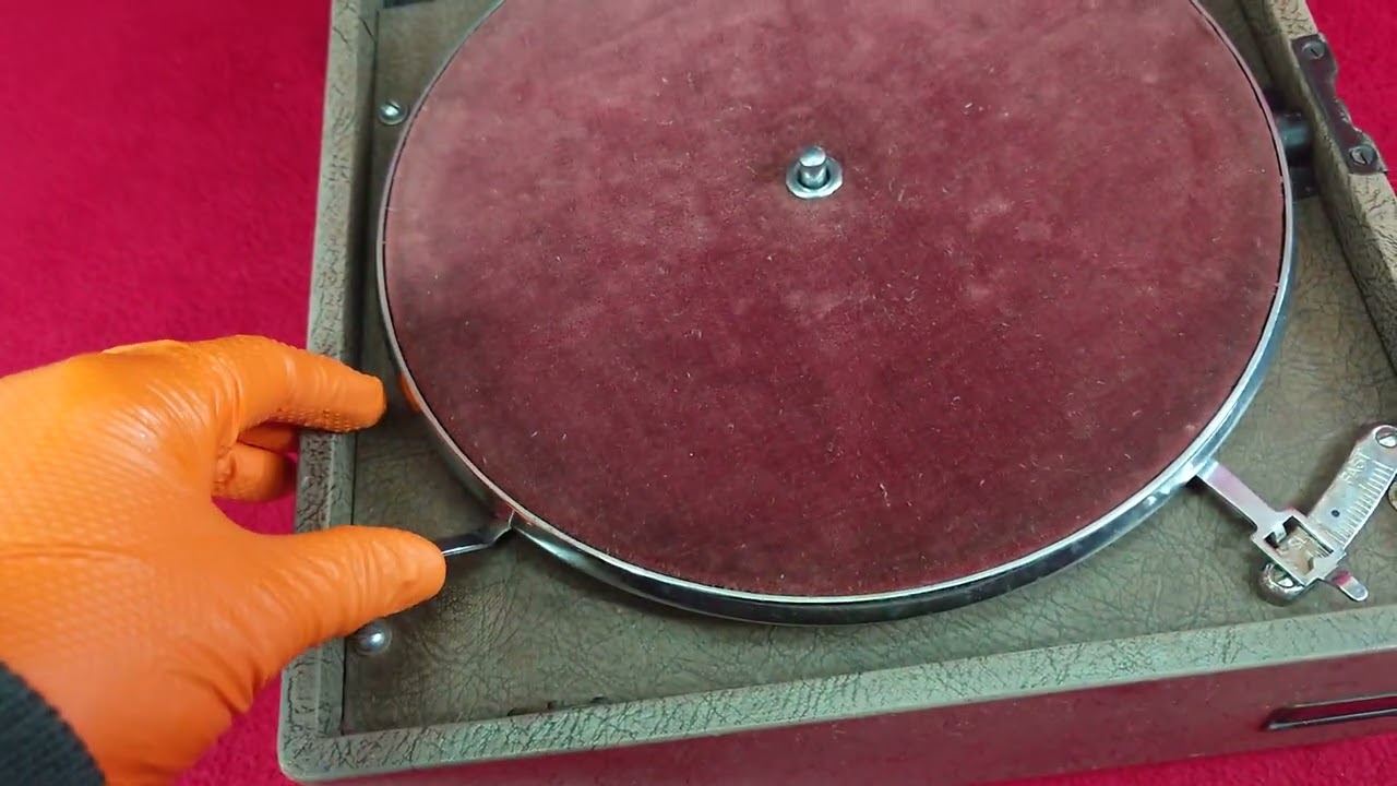 コロンビア Columbia No.204 ポータブル 蓄音機 ヤフオク - YouTube