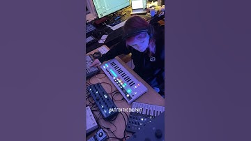 Sequences running to the Cobalt and Microfreak by @nadiastruiwigh #shorts #synth
