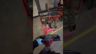 #linde #no #funziona #riparazione #altocar #sevice #velocity #slow #shortvideo #cliente #forklift